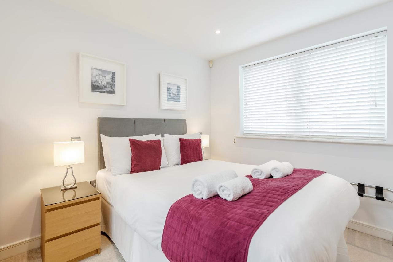 Roomspace Serviced Apartments - Abbot'S Yard Guildford Exteriér fotografie